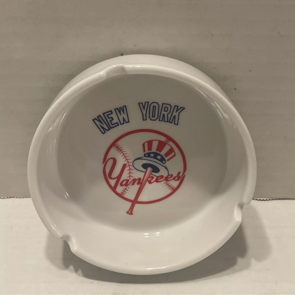 New York Yankees White Ashtray